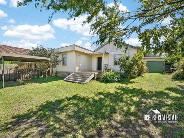 A RENOVATOR'S DELIGHT PRICE REDUCED, VENDORS READY TO DEAL