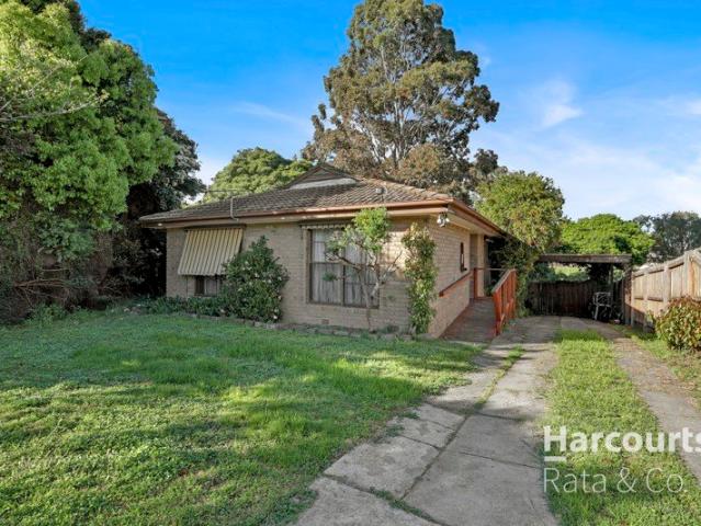 A Renovator's Dream in a Prime Court Location!