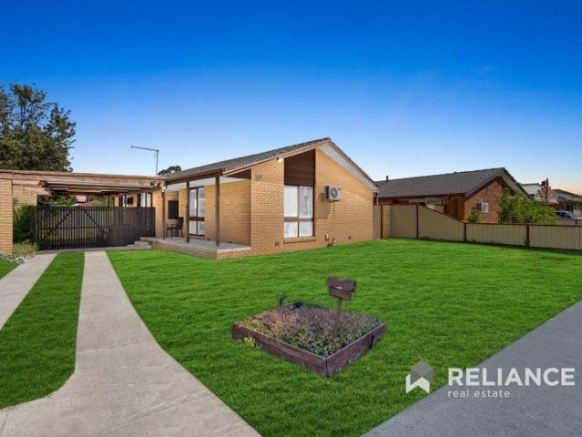 A Renovator's Dream Unlock the Potential in a Prime Hoppers Crossing Location!