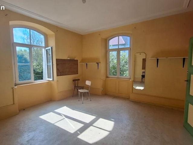A rénover Ancien presbytère Étouvans cœur de village