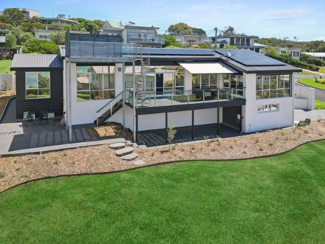 A RESIDENCE OF QUALITY AND DISTINCTION WITH SPECTACULAR OCEAN VIEWS