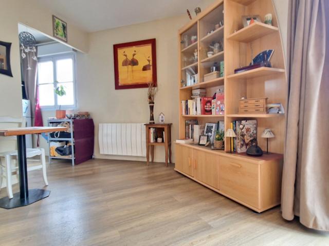 A ROISSY EN FRANCE APPARTEMENT F2 AVEC PARKING