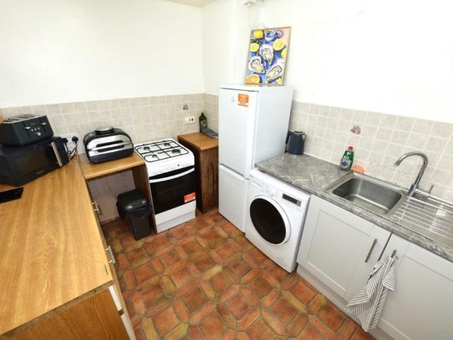 A room for rent in 2 bedroom Flat in Otley Road, Leeds