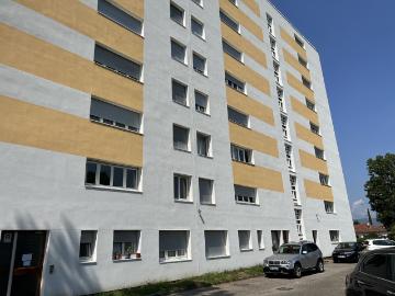 À Roussillon, appartement avec 3 pièces en location 870 €