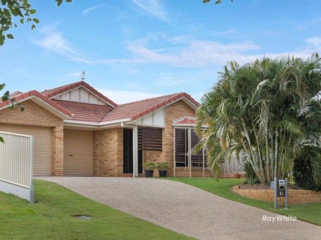 A Standout Kitchen, King Sized Master Suite and Low Maintenance home for a busy lifestyle!