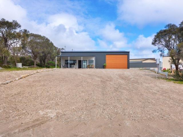 A standout shed house in a great Coffin Bay location