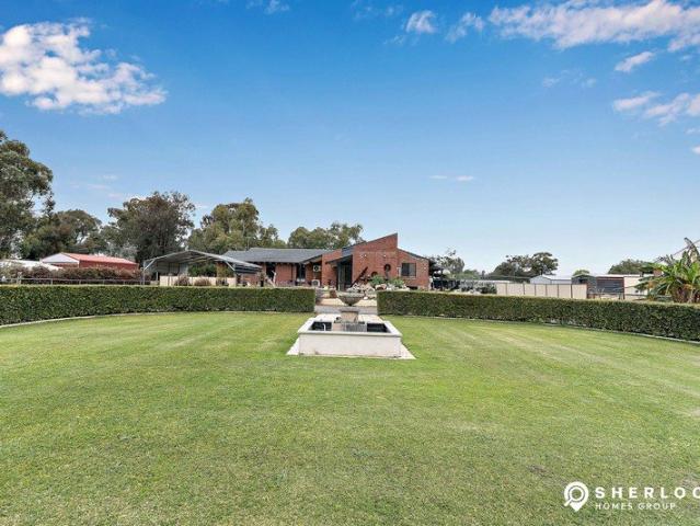 A Standout Upper Swan Lifestyle Property!