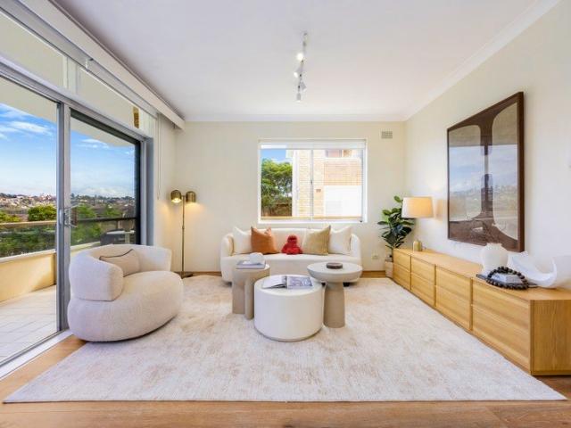 A Standout 3 Bedroom Apartment of Light, Privacy & Contemporary Style
