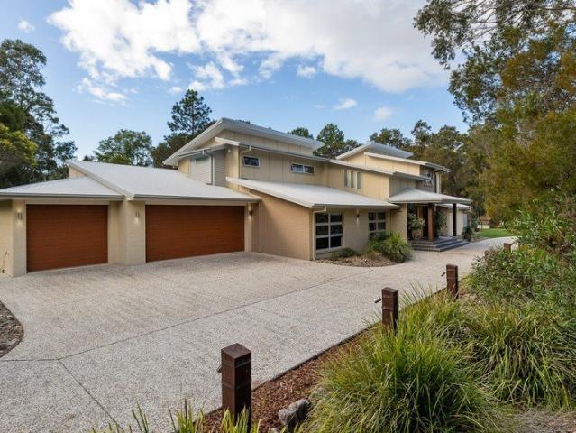 A Statement Acreage Residence Designed for Living on a Grand Scale