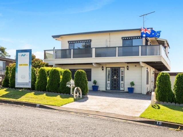 A Statement Home Offering Space, Views and Lifestyle