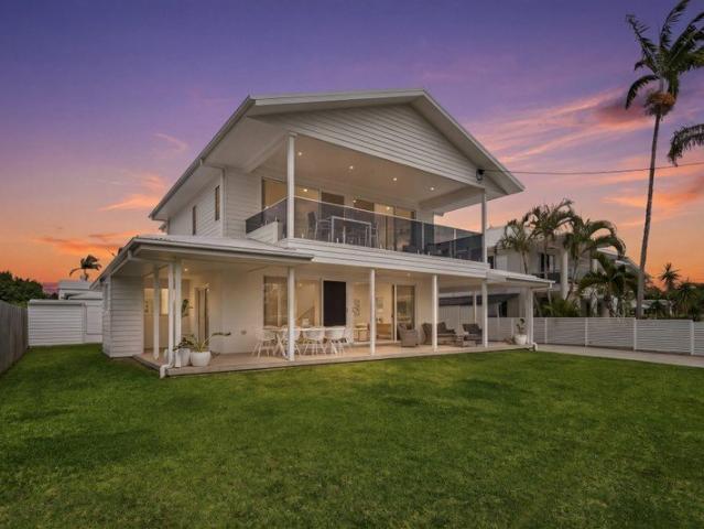A Statement in Coastal Luxury on the Esplanade