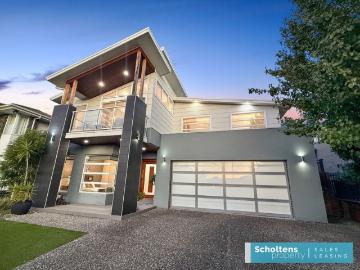 A Statement Of Contemporary Style & Coastal Elegance