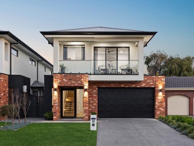 A Statement of Luxury in West Lakes