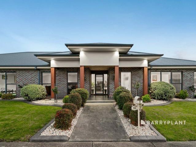A Statement of Luxury, Space & Lifestyle on an Expansive Double Allotment