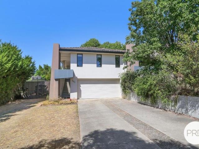 A STATEMENT RESIDENCE IN CENTRAL ALBURY