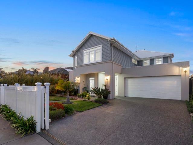 A Statement Residence of Grand Proportions and Timeless Style