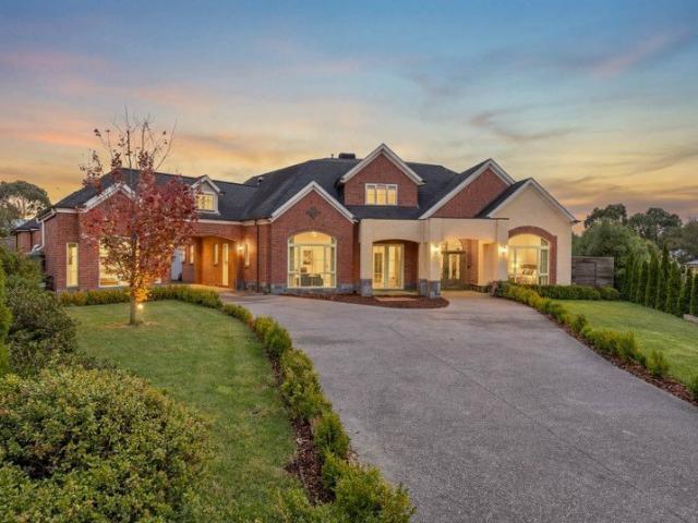 A Statement Residence of Unrivalled Scale & Luxury
