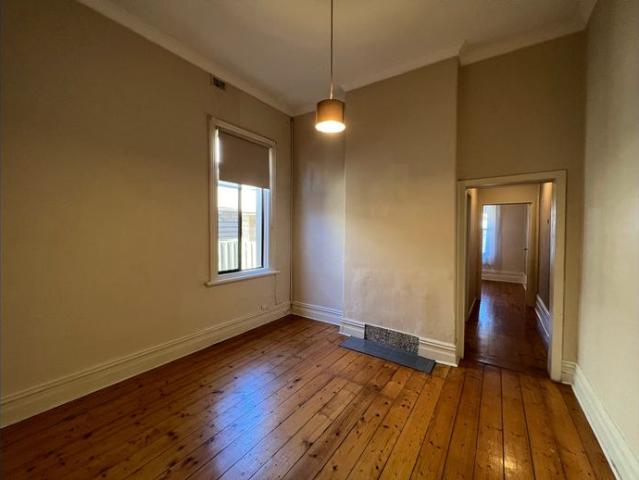 A street away from Henley Beach!