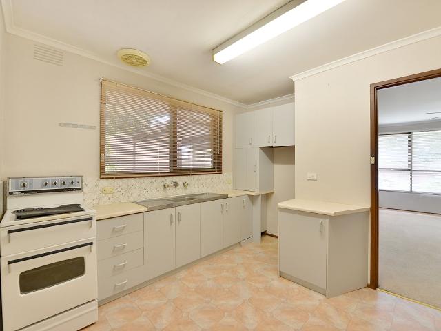 A street front 2 bedroom unit with a large courtyard