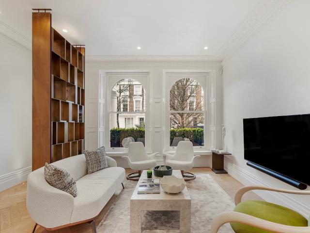 A Striking Notting Hill Townhouse with Three Terraces