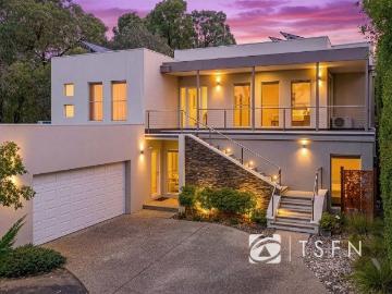 Private Resort Style Living in Quite Strathdale court