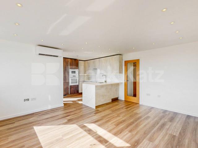 AIR CONDITIONING THROUGHOUT
