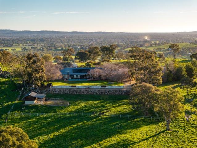 A stunning rural lifestyle minutes from Wagga Wagga