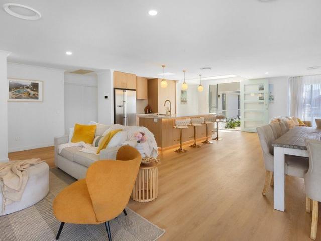 A Stunning Renovation in a Coveted Burleigh Waters Pocket