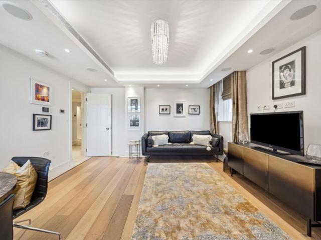 A stunning two bedroom apartment in the iconic Royal Star and Garter building over looking Richmond park