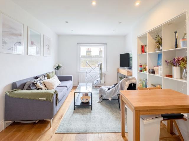 A stunning 3 bedroom 2 bathroom flat in NW5