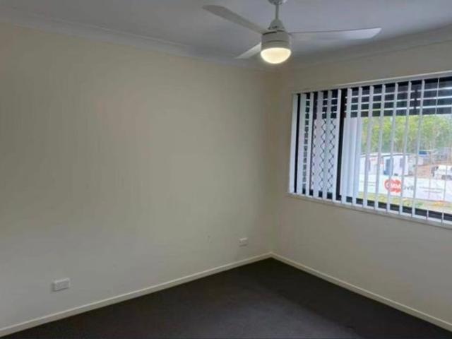 A STUNNING 4 BEDROOM TOWNHOUSE