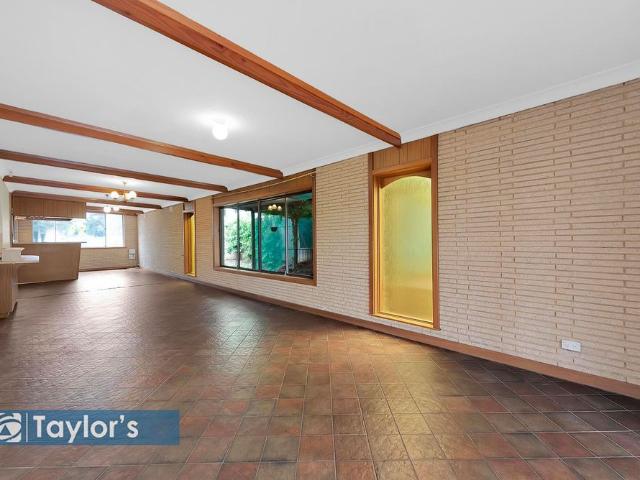 A STYLISH AND SPACIOUS ENTERTAINERS DREAM WITH CHARACTER AND COMFORT