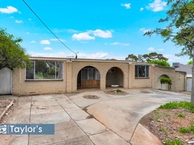 A STYLISH AND SPACIOUS ENTERTAINERS DREAM WITH CHARACTER AND COMFORT