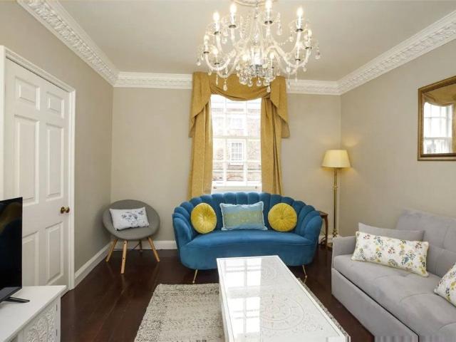 A stylish and versatile 3 bedroom 3 storey townhouse with an allocated parking space just outside the city walls