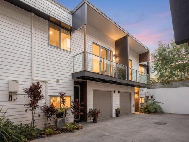 A Stylish Everton Park Townhouse with Lifestyle Appeal