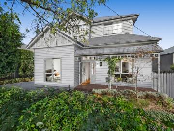 Over 600sqm in blue chip location!