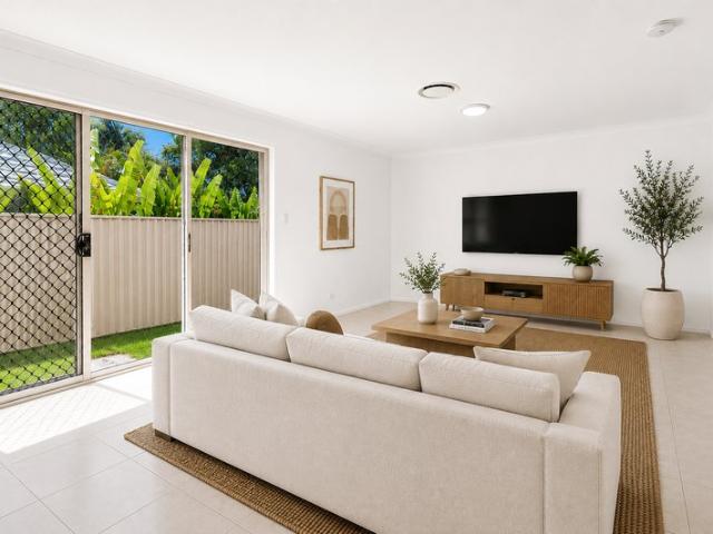 A Stylish & Immaculate Duplex With 2 Living Areas!