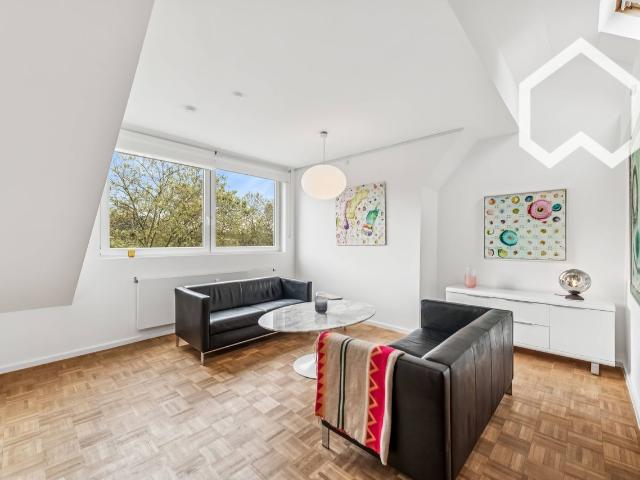 A stylish, light filled designer flat with a roof terrace in Cologne Sülz, Koln Amsterdam Apartments for Rent