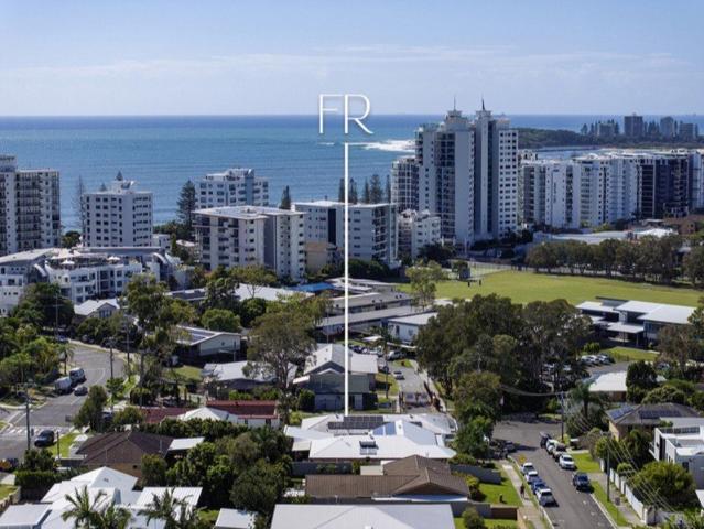 A STYLISH MOOLOOLABA ESCAPE FANTASTIC INCOME POTENTIAL