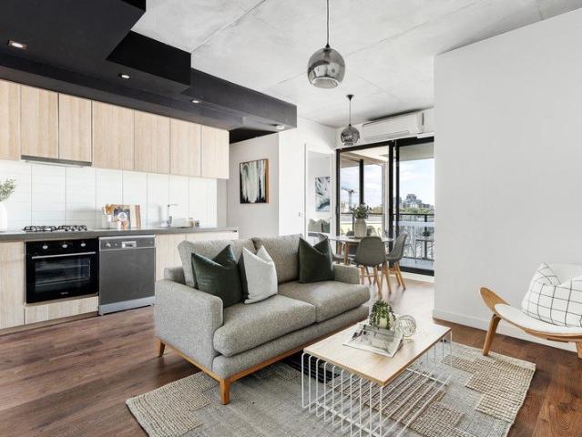 A Stylish Sanctuary With A Vibrant Vibe