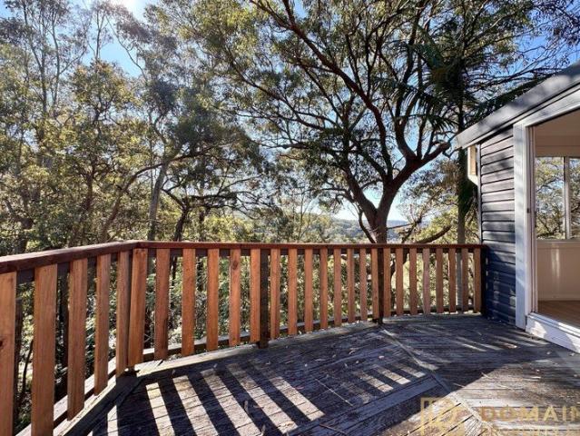 A Stylish Retreat in the Trees Access via Bayview Ave