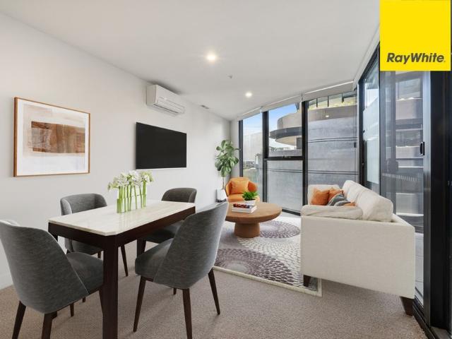 A Stylish Urban Retreat in the Heart of Phillip