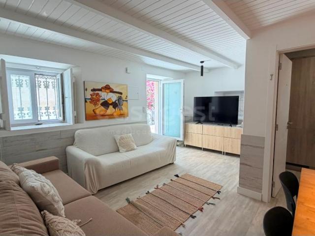 A Sua Casa de Praia Espera por Si | T2 Remodelado | 2 Minutos da Praia