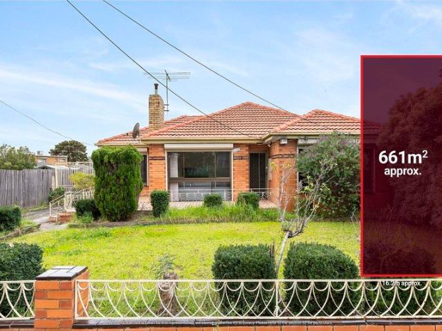 A substantial allotment in a prime location! 661 SQM Approx!
