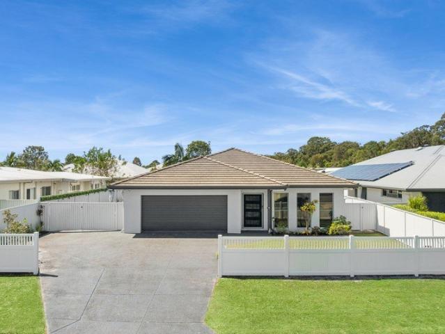 A Substantial Family Home On A Generous 750m2 Block Ready For Immediate Occupation