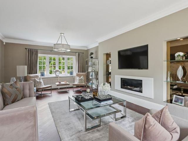 A Substantial Five Bedroom House in Oxshott