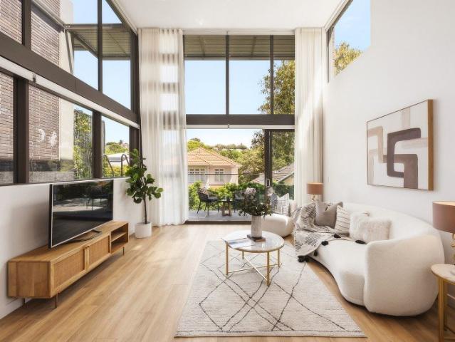 A Sun Lit Architectural Sanctuary in the Heart of Double Bay