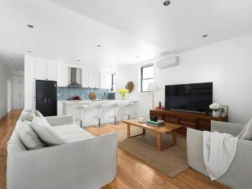 A Private Garden Apartment Tucked Away via Carrington Lane