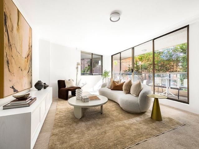 A Sunlit Urban Haven On The Quiet Side Of Darlo, Oversized Layout With Parking