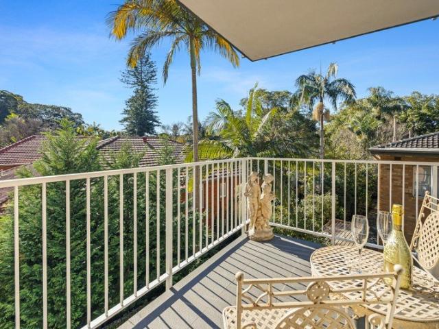 A Sunlit Bayside Sanctuary In Elouera Gardens, A Vintage Gem With Parking